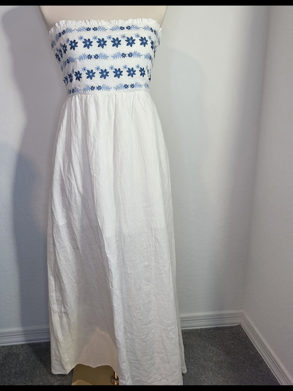 Smocked Strapless White Maxi Dress with Blue Floral Embroidery Women's Small